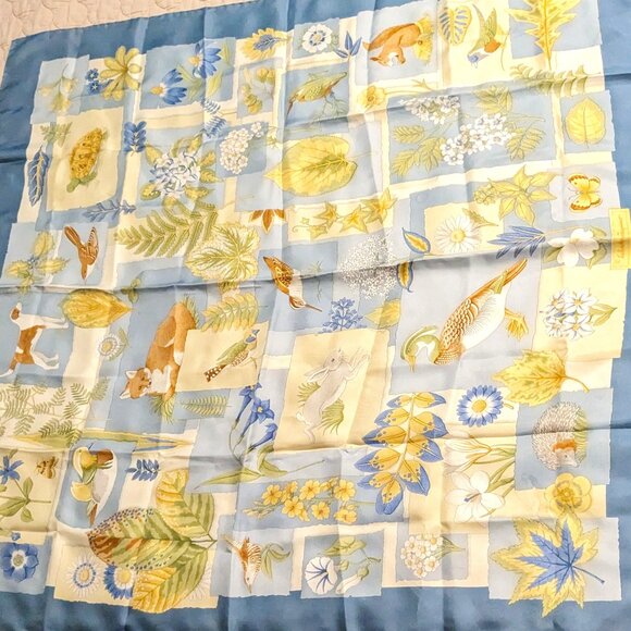 SALVATORE FERRAGAMOLeaf Animal Print 100% Silk Made In Italy Scarf